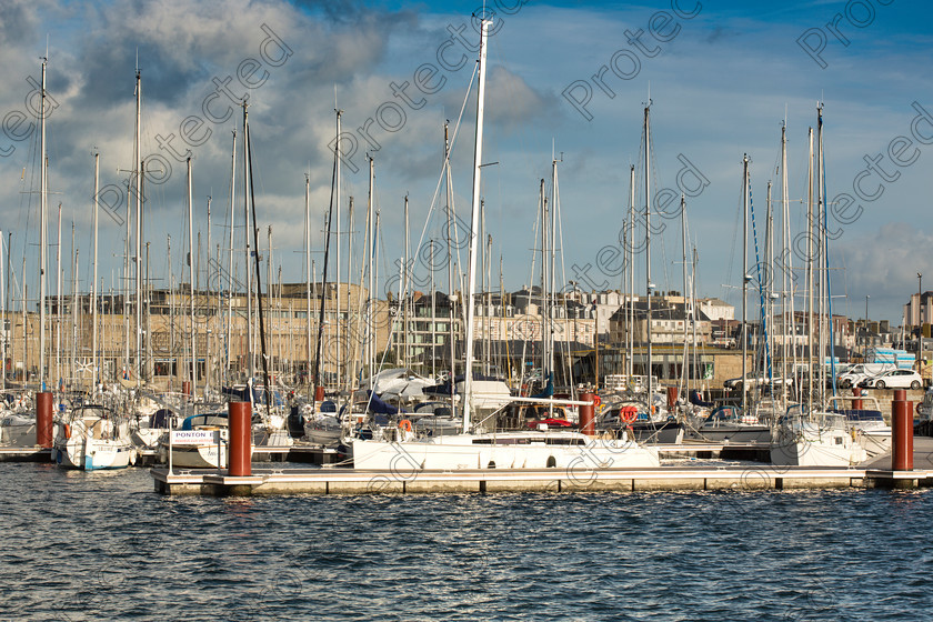 6H1C2040 
 St Malo marina 
 Keywords: St Malo, France, marina, boats, sailing, motor
