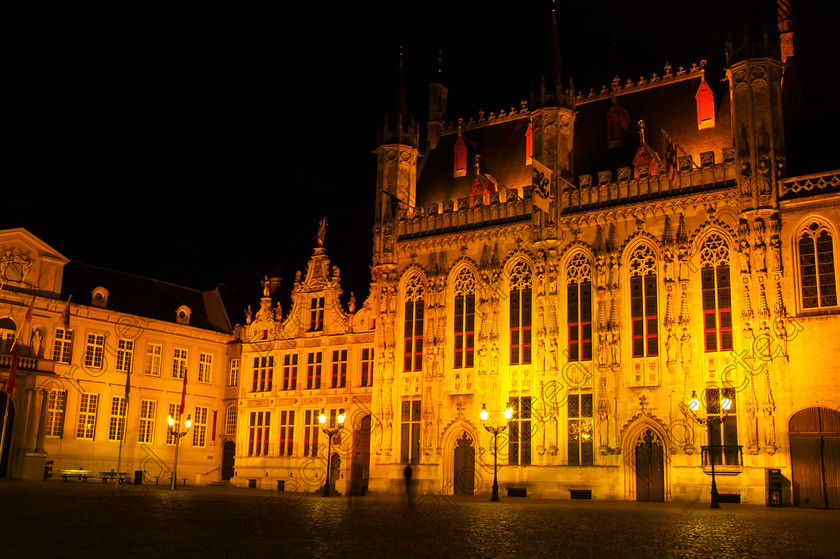 DSC 0895 
 Brugge by night - Town Hall 
 Keywords: architecture, belgium, bruges, brugge, building, city, dark, europe, flanders, gothic, hall, historic, illuminated, illumination, lit, night, old, style, travel